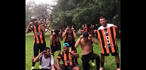  JOGADORES DA 3001 DEPOIS DE COMEREM O CU DA 2001 GOSTOSO